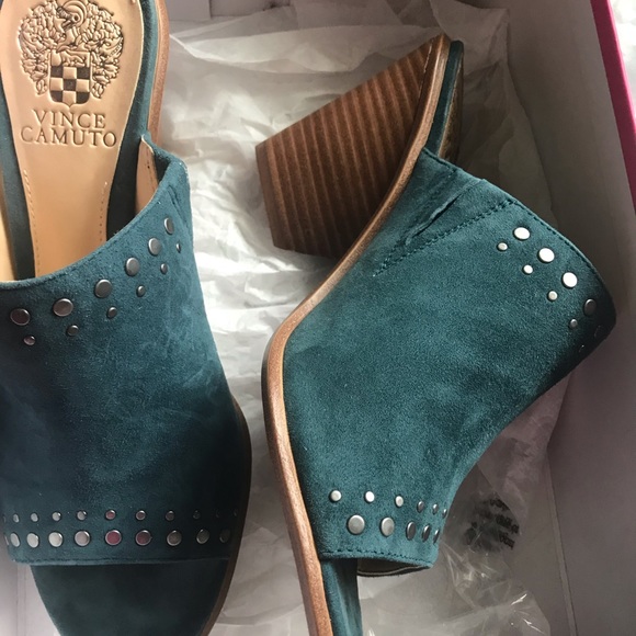 Vince Camuto Blue Heels Sz 8 - Picture 5 of 7